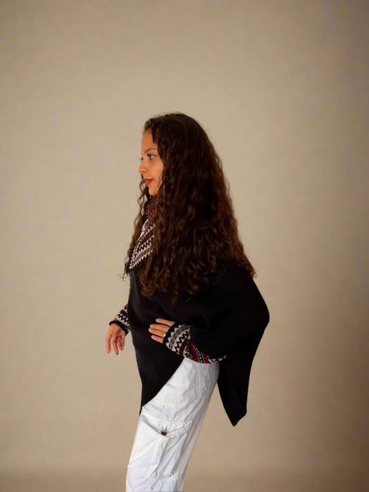 Aya Killa – Poncho noir haut de gamme