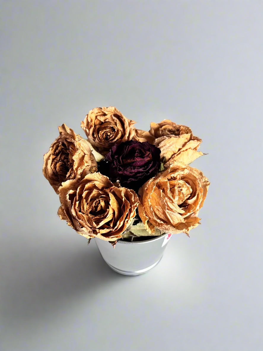 Seau de fleurs éternelles